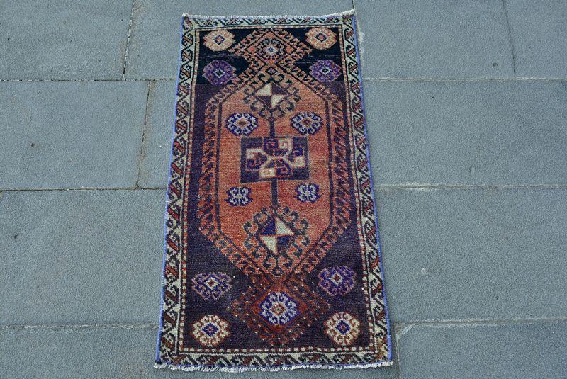 Alfombra 1,4x2,9 ft, diseño de cuadros naranja y morado - 1