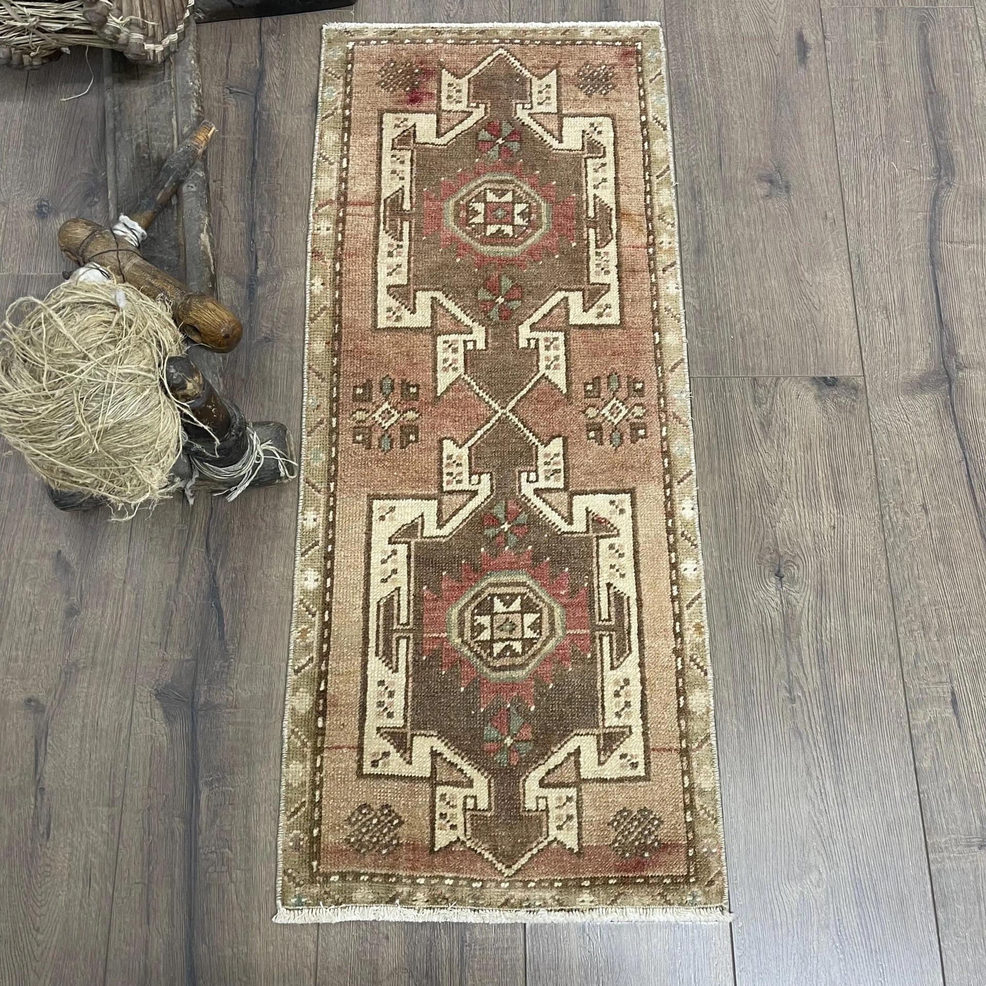 Bronze Ombré Rug, 1.4x3.3 ft Elegant Beige Accent